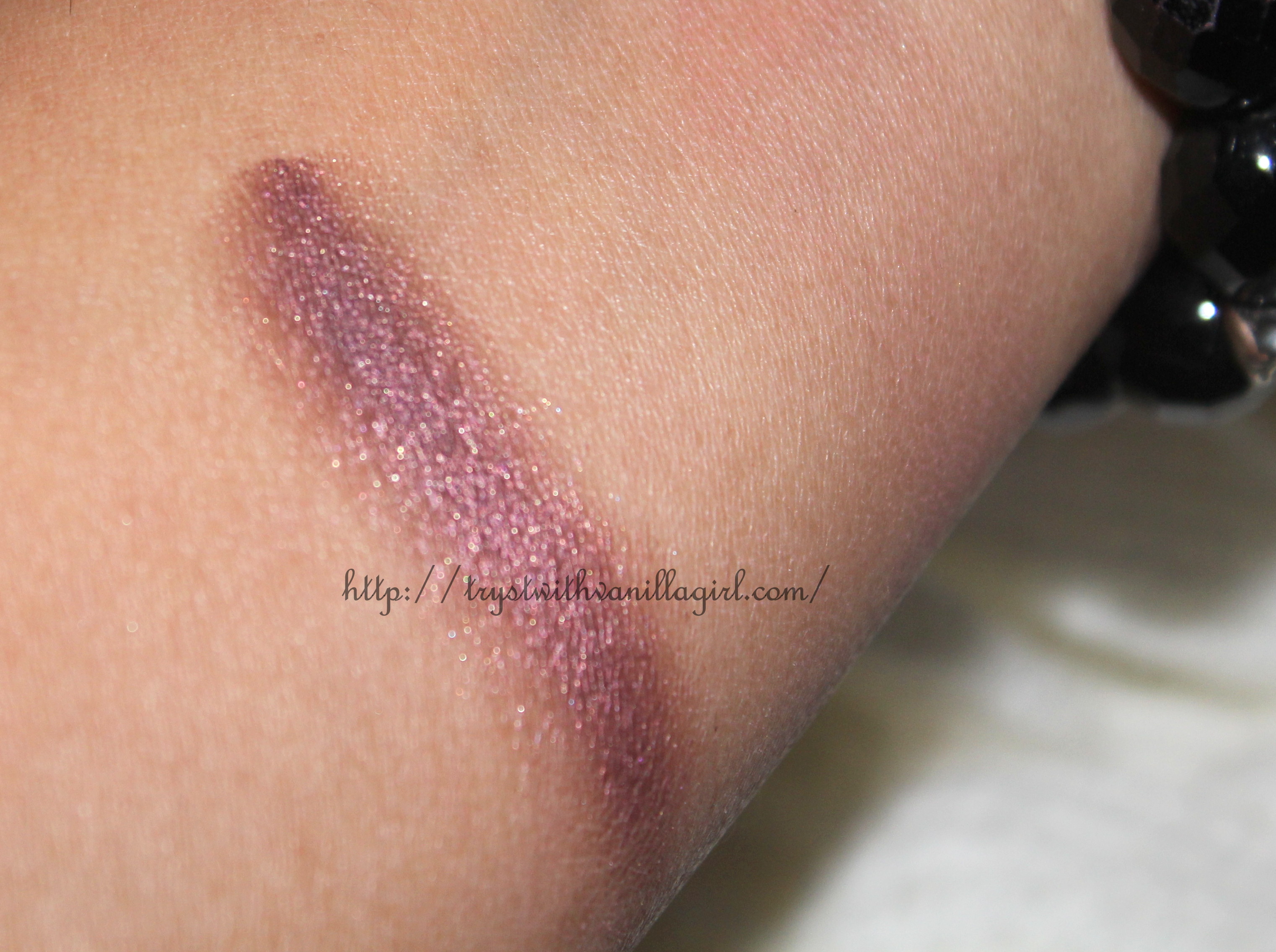 MAYBELLINE COLOR TATTOO EYE SHADOW POMEGRANATE PUNK Review,Swatch,Photos