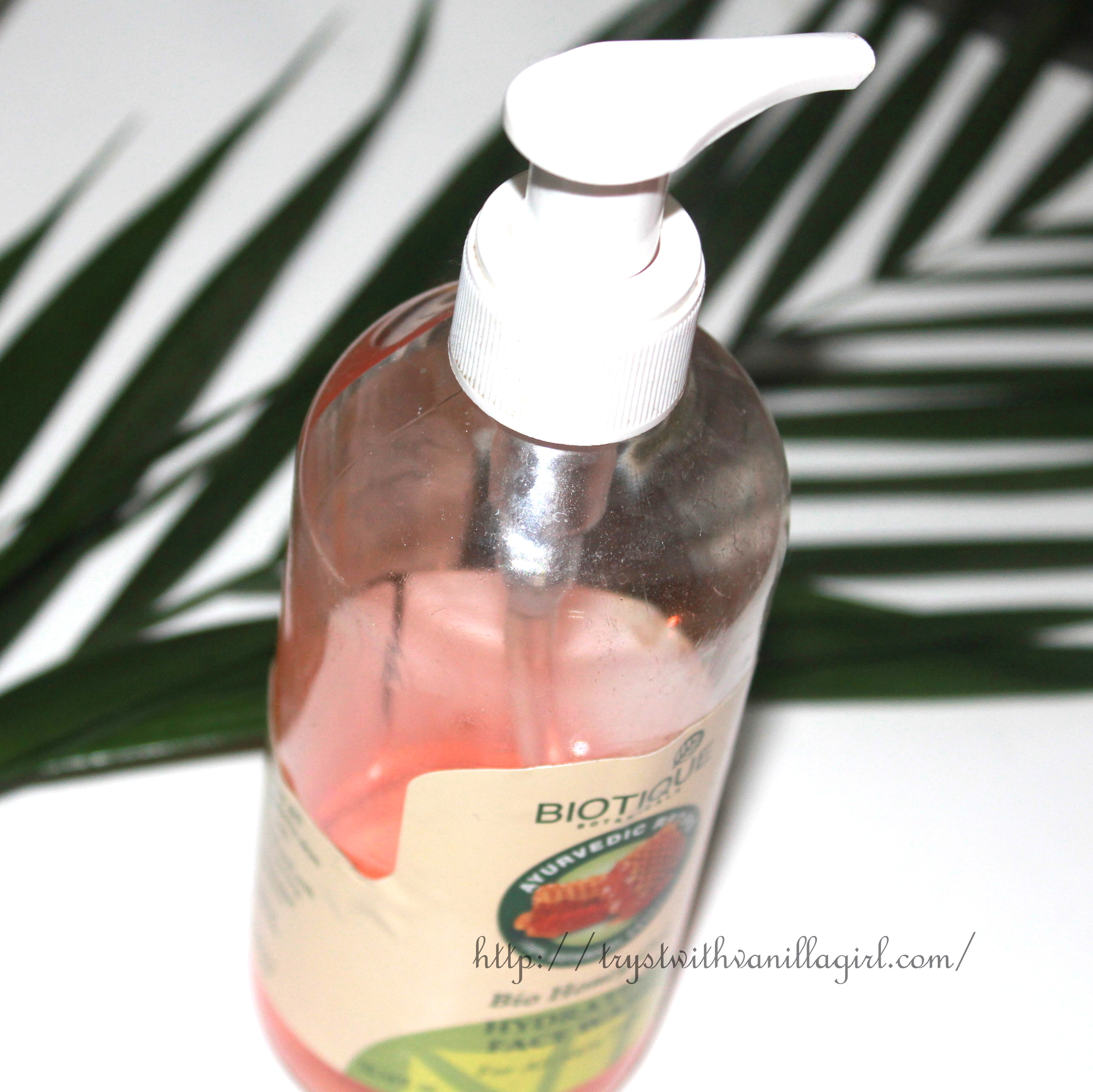 BIOTIQUE Bio Honey Gel Hydrating Face Wash Review