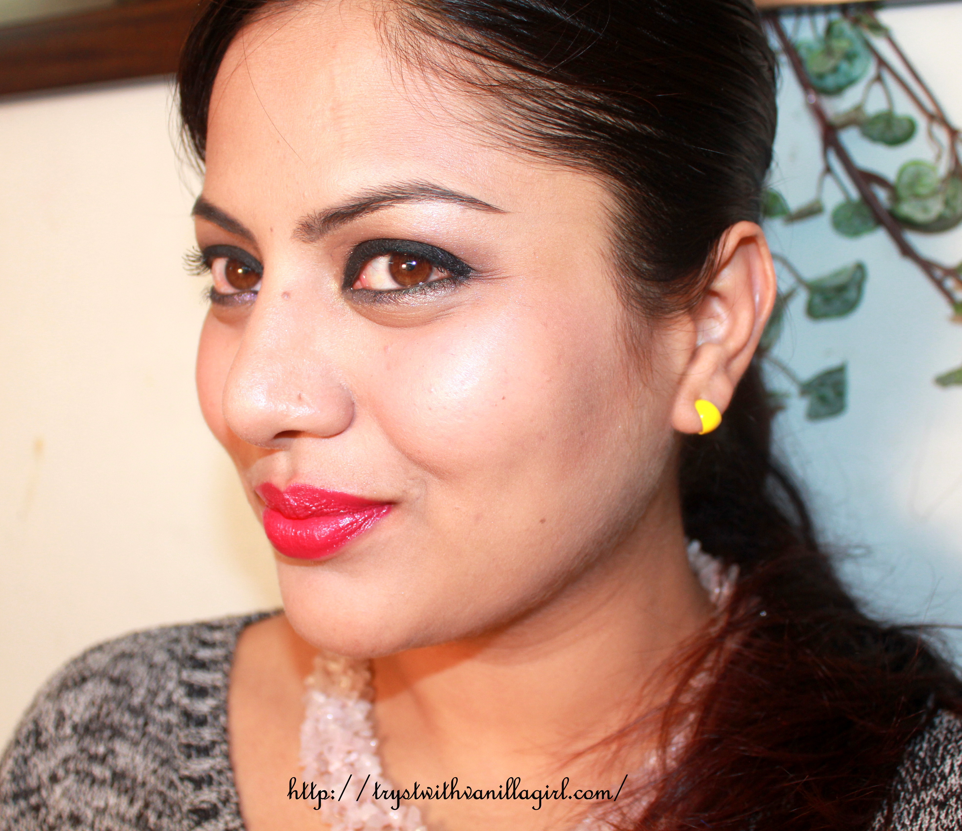 Bright Fuchsia Lips with Thick Eyeliner,FOTD,Bright Fuchsia Lips ,Thick Eyeliner