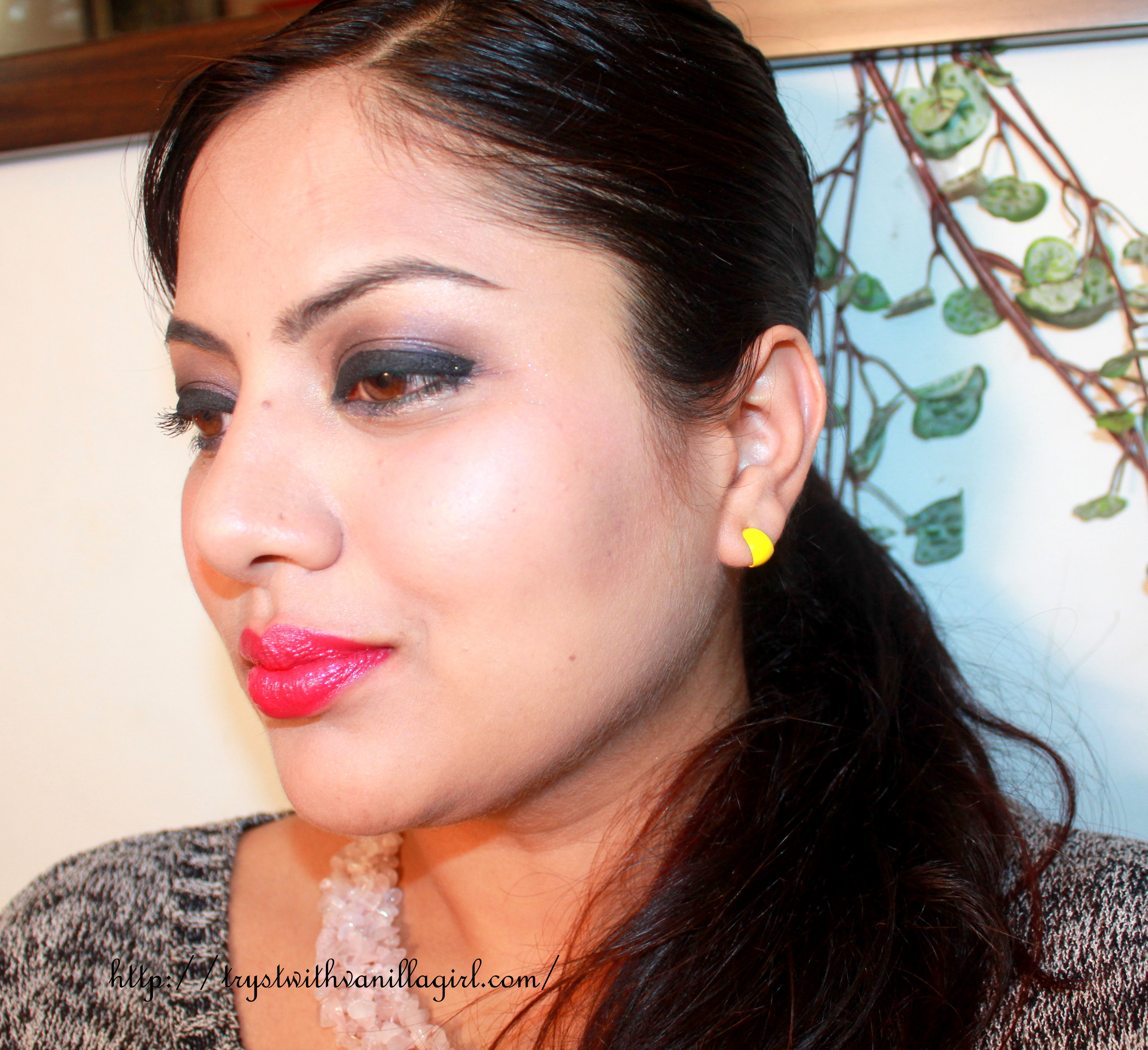 Bright Fuchsia Lips with Thick Eyeliner,FOTD,Bright Fuchsia Lips ,Thick Eyeliner