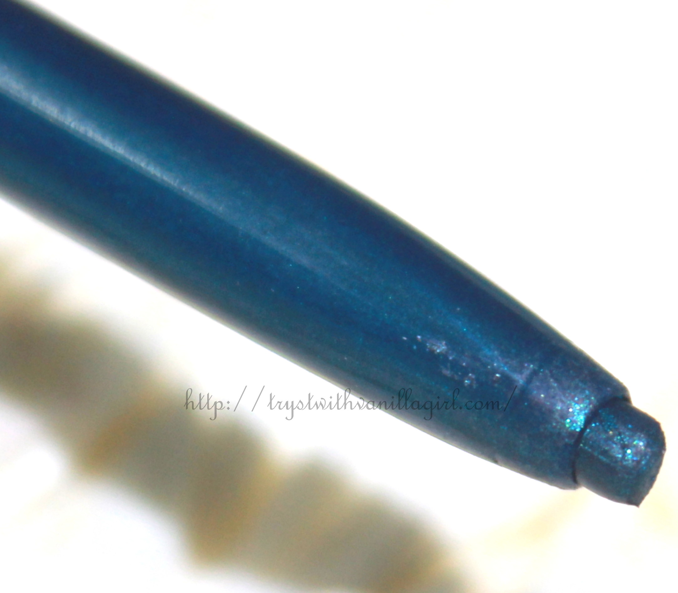 CHAMBOR Dazzle Eyeliner Pencil Teal 104 Review,Swatch,Photos