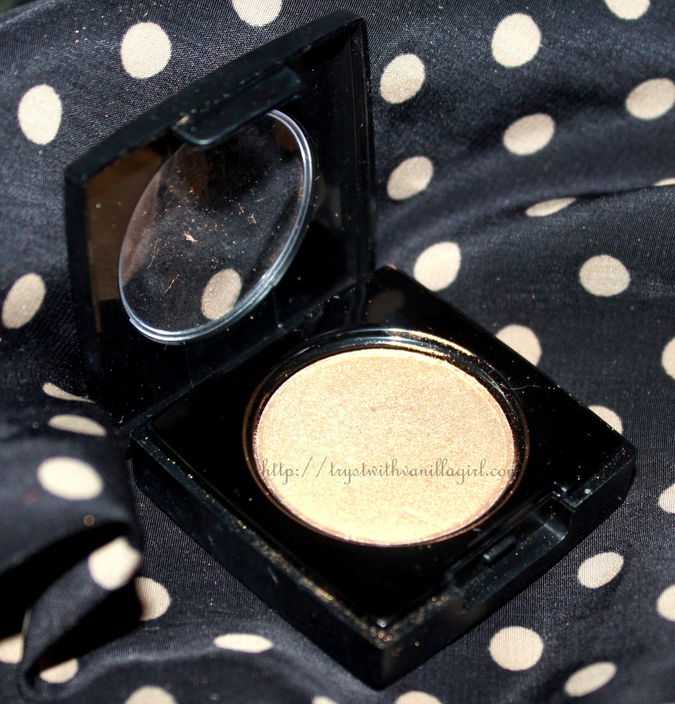 Coloressence Single Pearl Eyeshadow Tuskon Gold Review,Swatch,Photos