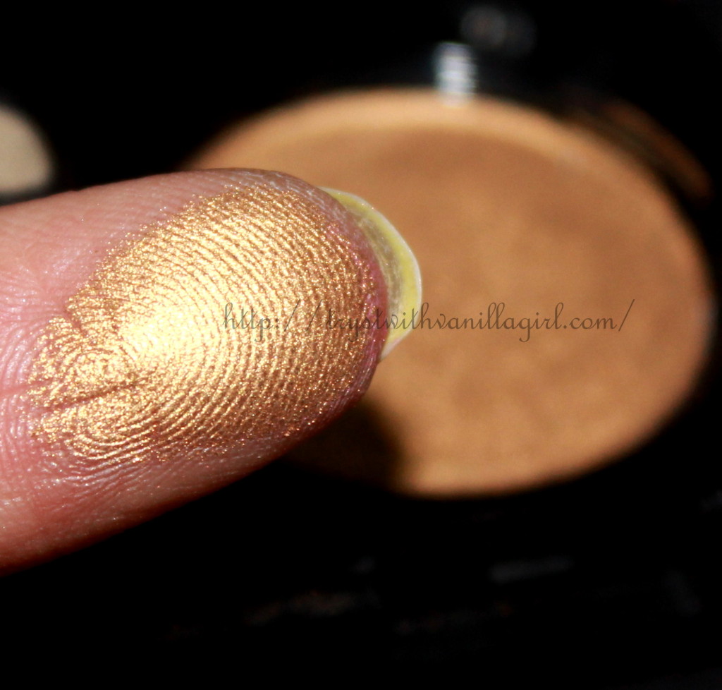 Coloressence Single Pearl Eyeshadow Tuskon Gold Review,Swatch,Photos