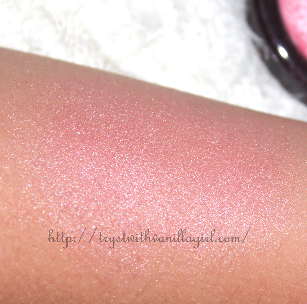 INCOLOR Glimmer Blusher 27 Review,Swatch,Photos