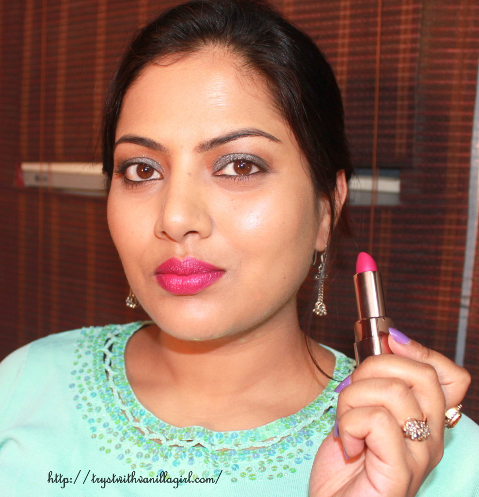 L'Oreal Paris Color Riche Moist Matte lipstick Glamor Fuchsia Review,Swatch,Photos,FOTD,M511