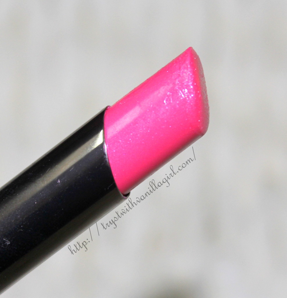 Lakme Absolute Gloss Addict Lipstick Pink Temptation Review,Swatch,Photos