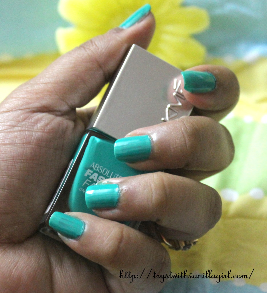 Lakme Absolute Fast and Fabulous Nail Color Storm Green 07 Review,NOTD