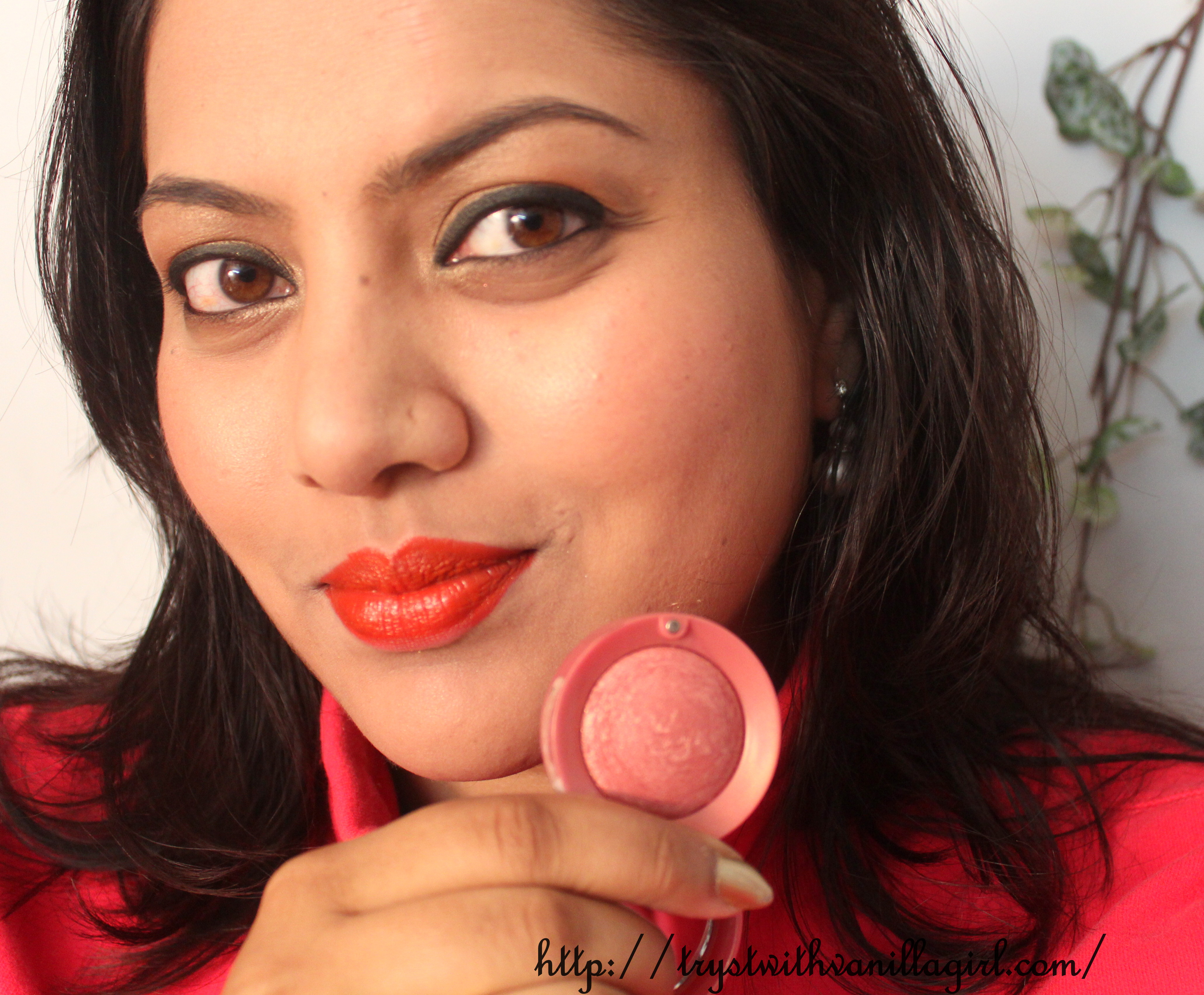 Bourjois Little Round Pot Blusher Lilas D'or 33 Review,Swatch,Photos,FOTD