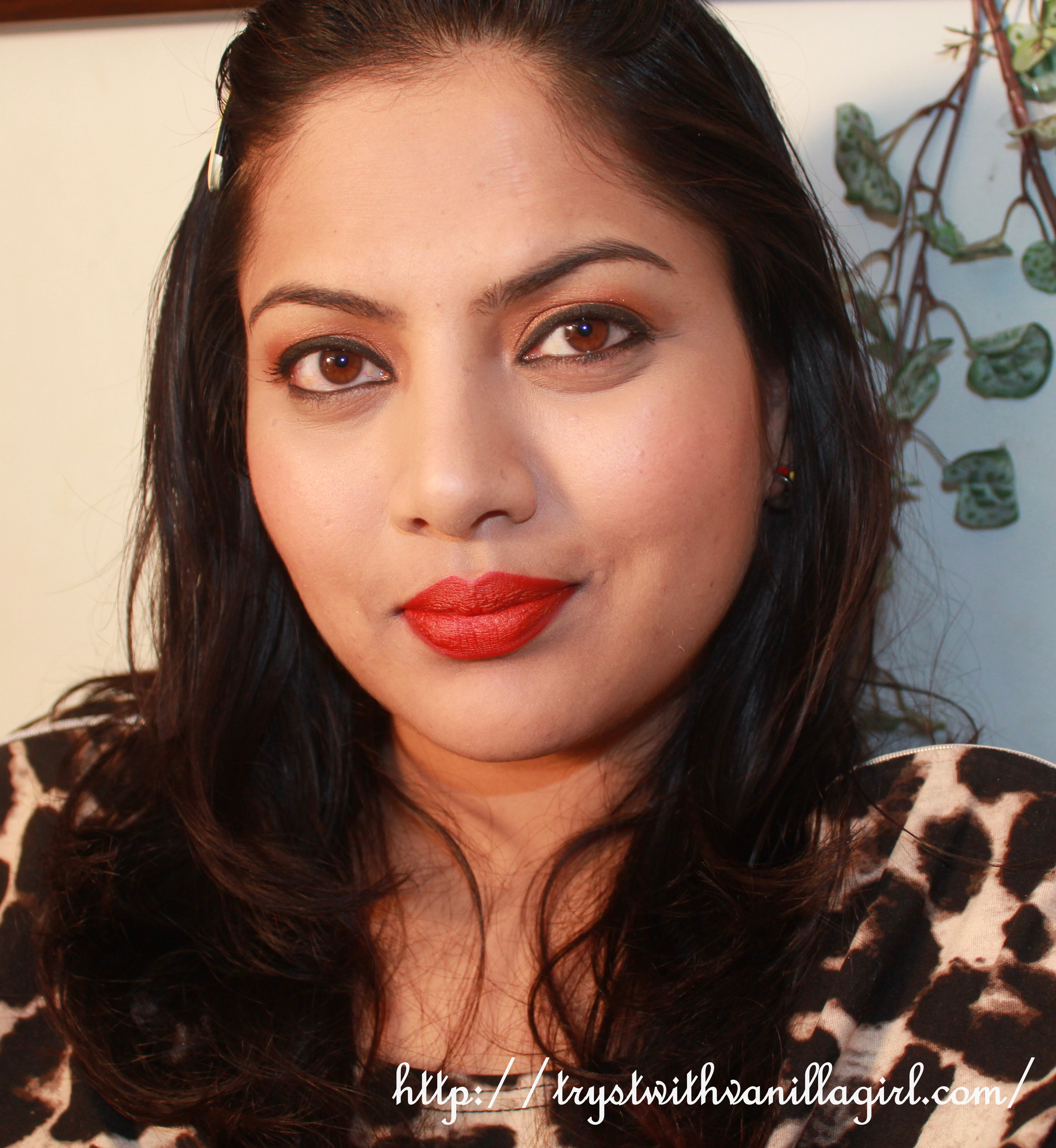 Maybelline Colossal Kajal Black Review,Swatch,Photos,EOTD,FOTD,Price in India,Buy online in India