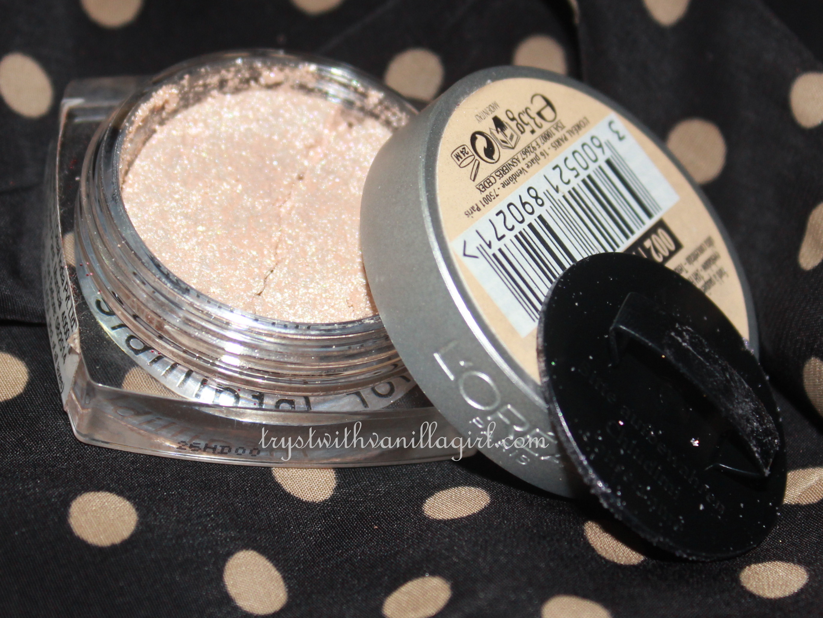 L’Oreal Paris Infallible Mono Eyeshadow Hourglass Beige 002 Review,Swatch,Photos