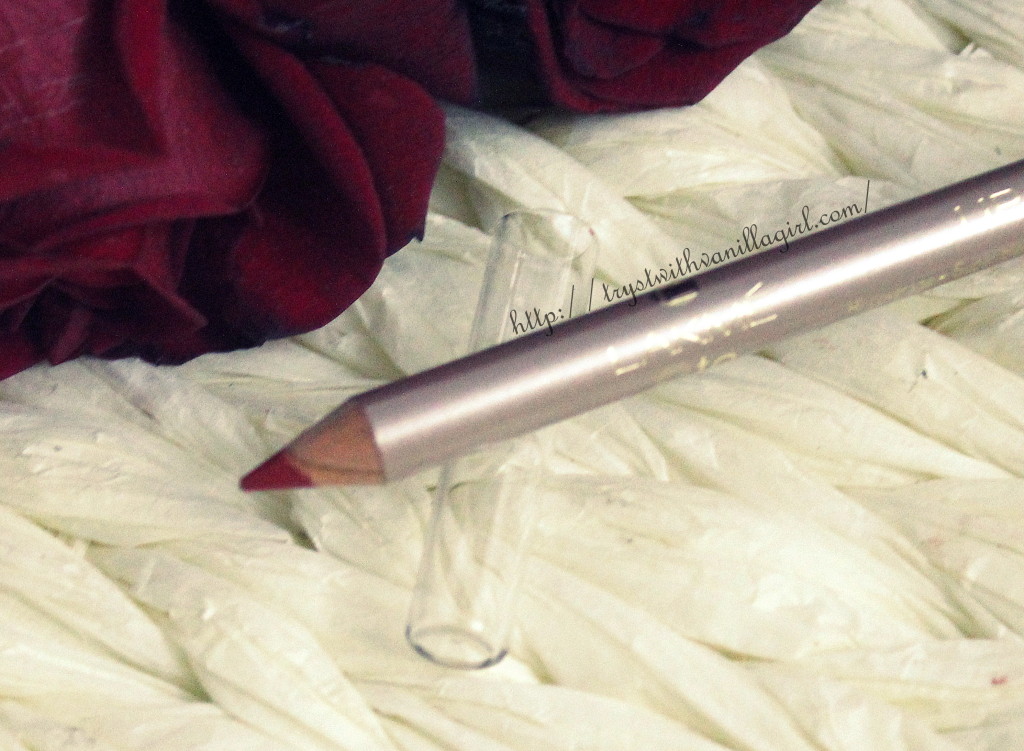 Lakme 9 to 5 Lip Liner Red Alert Review,Swatch,Photos,FOTD