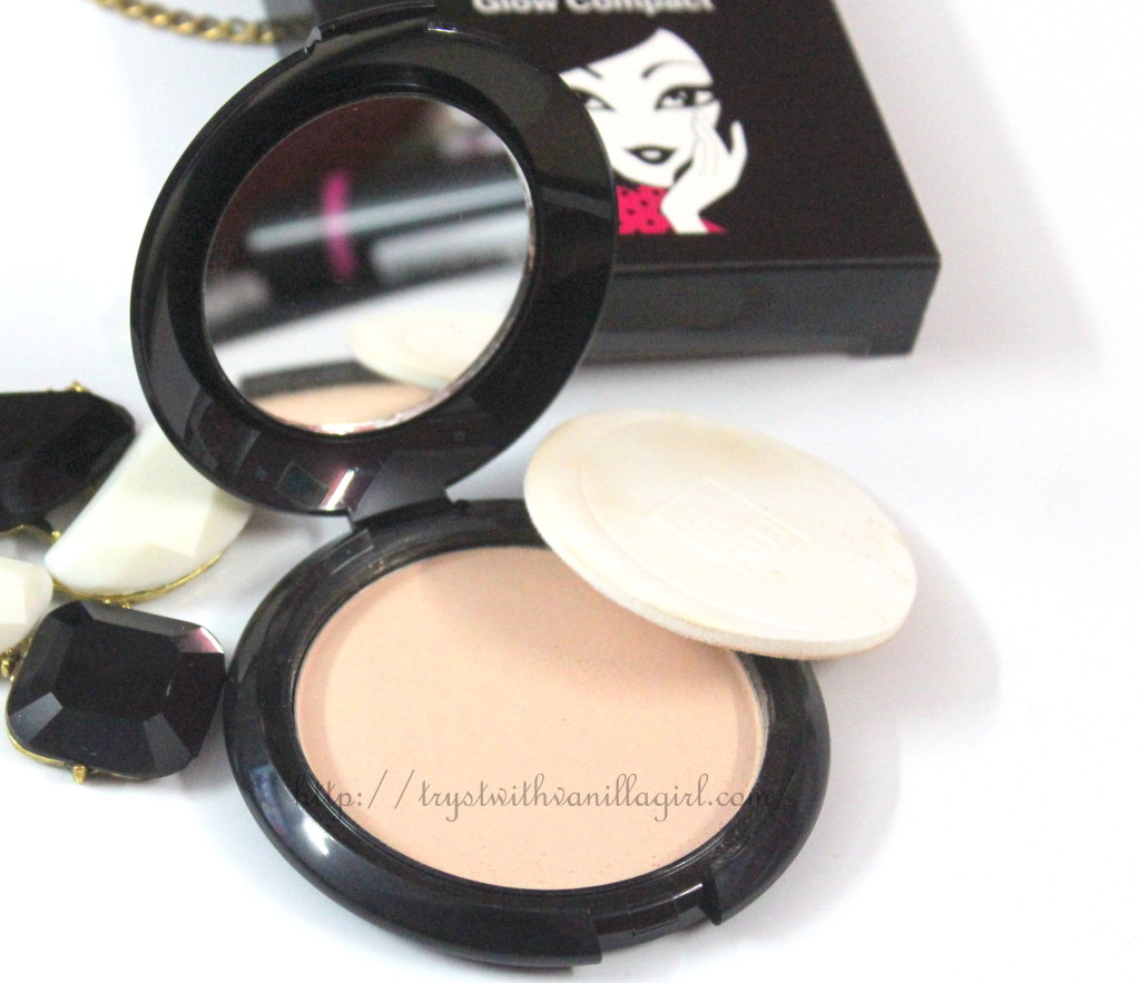 Elle 18 Glow Compact Pearl Review ,Swatch,Photos