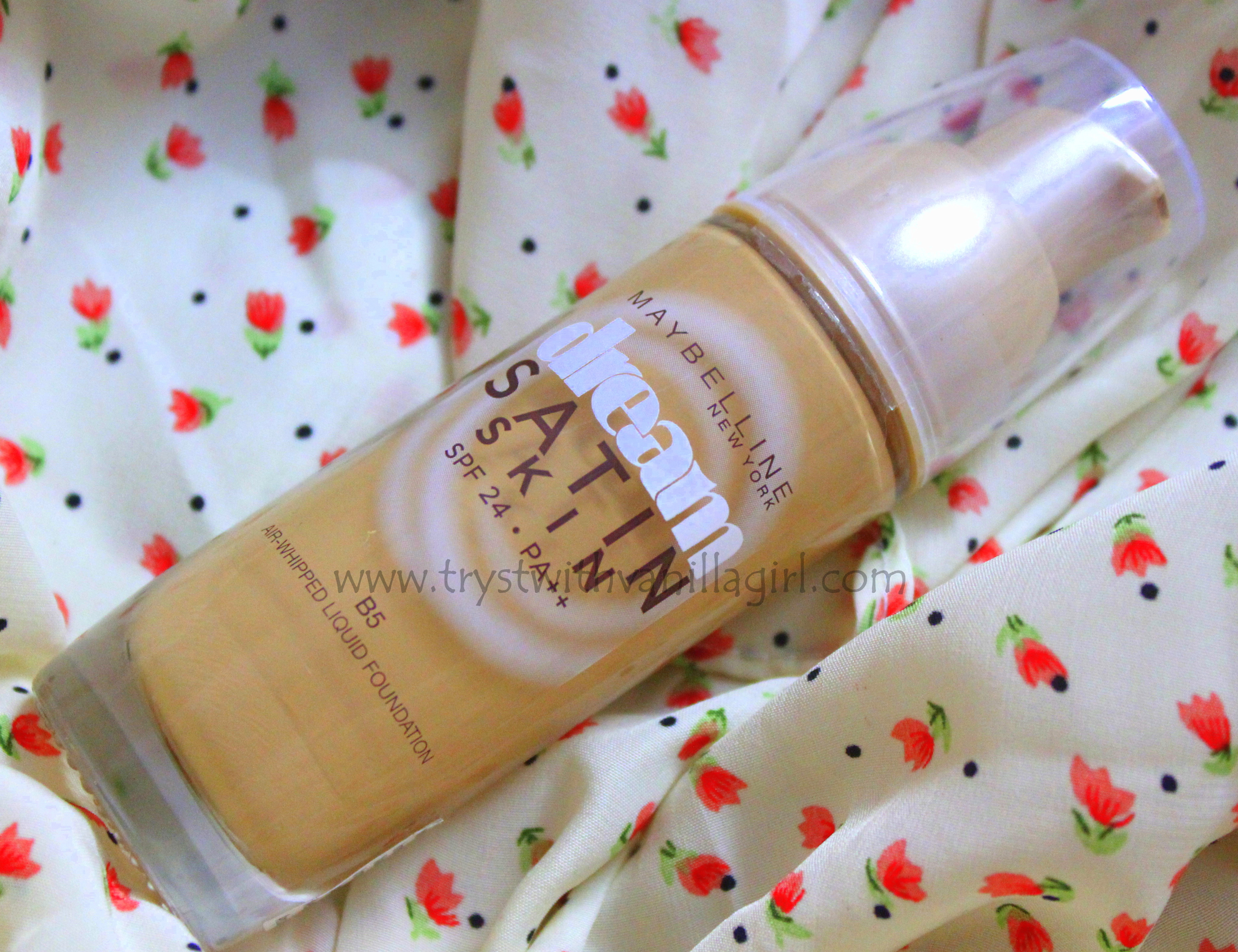 Maybelline Dream Satin Silk Liquid Foundation B5 Review,Swatch,Demo,Photos