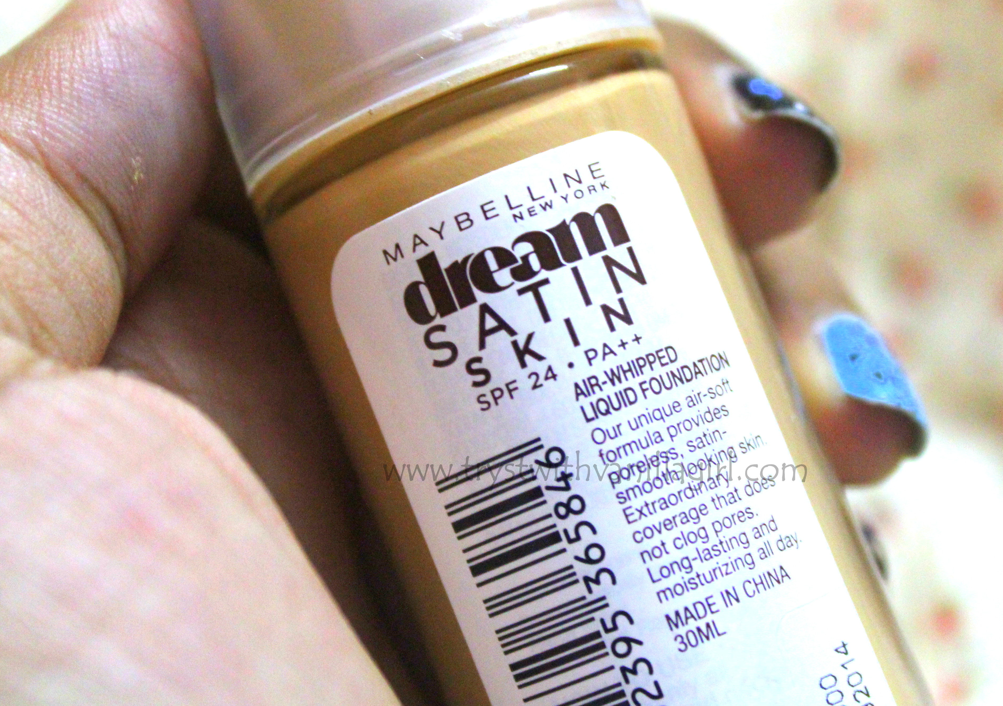 Maybelline Dream Satin Silk Liquid Foundation B5 Review,Swatch,Demo,Photos