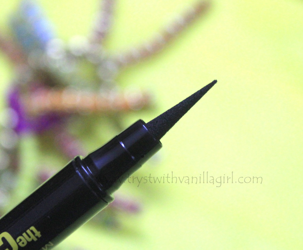 Maybelline The Colossal Liner Black Review,Swatch,Photos,EOTD,FOTD