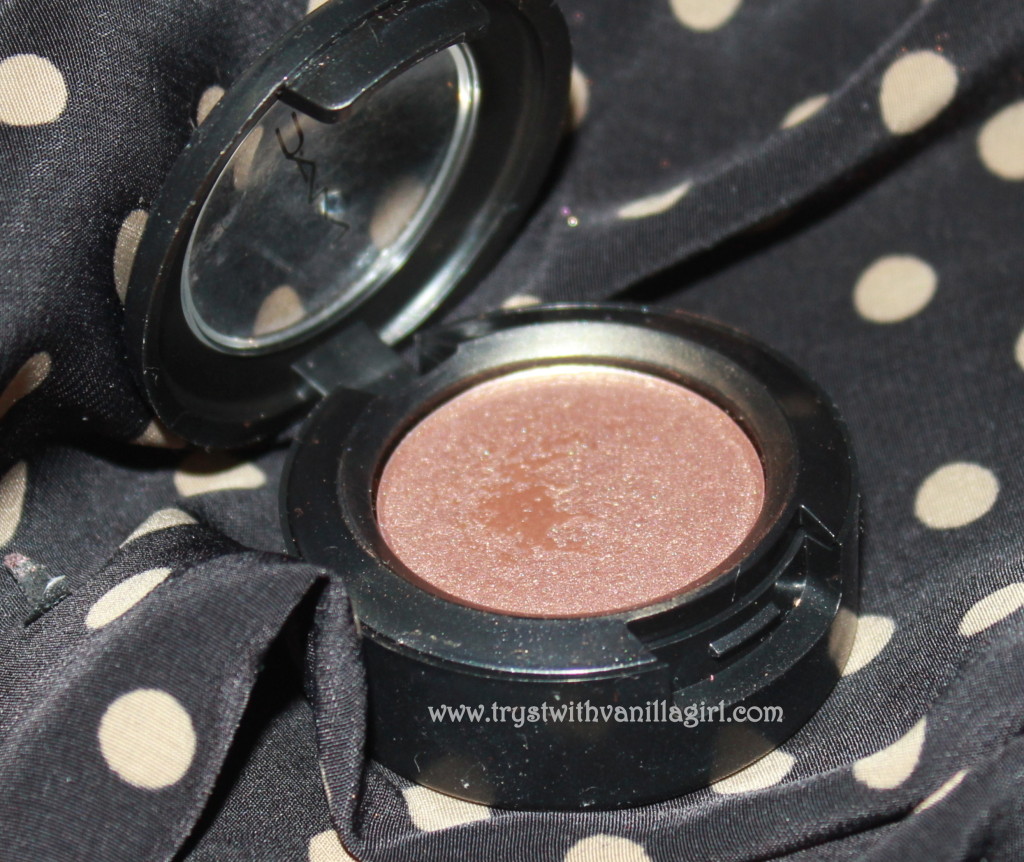 MAC Veluxe Pearl Eyeshadow Woodwinked Review,Swatch,Photos