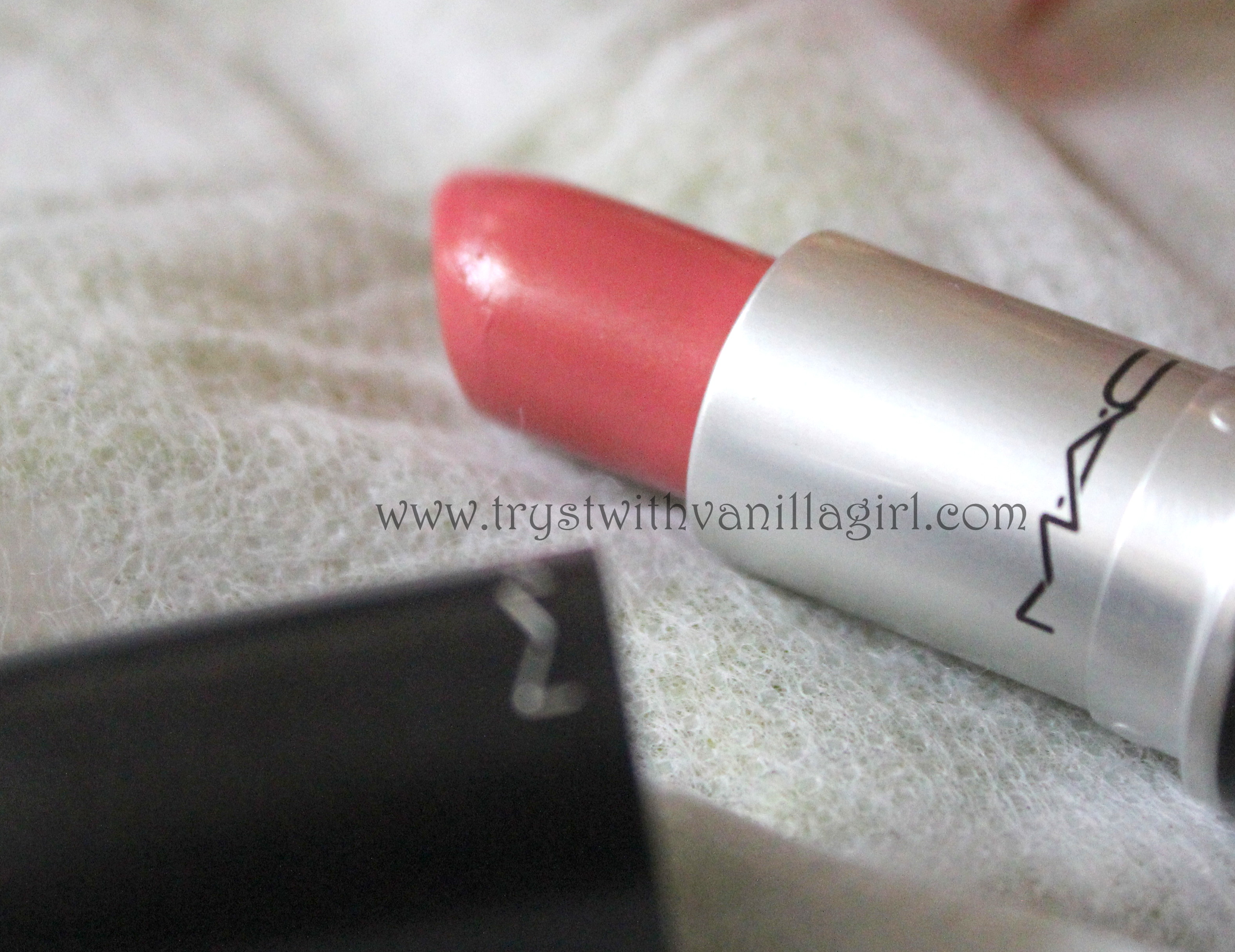 MAC Cremesheen Lipstick Fanfare Review, Swatch, Photos
